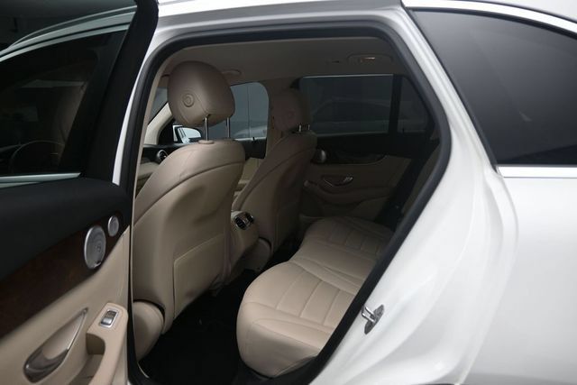 Used 2017 Mercedes-Benz GLC 300 4MATIC image 22