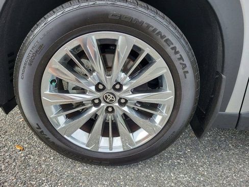 Certified 2024 Toyota Grand Highlander Platinum image 17