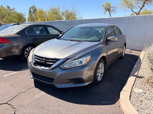 Used 2018 Nissan Altima 2.5 S w/ S Convenience Package FWD image 2