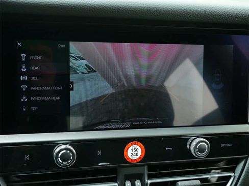 Used 2025 Porsche Macan image 24