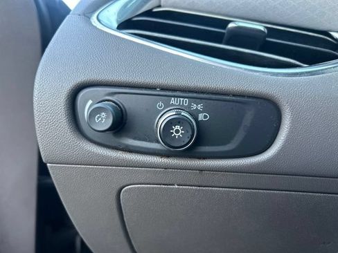 Used 2018 Chevrolet Malibu LT FWD image 13