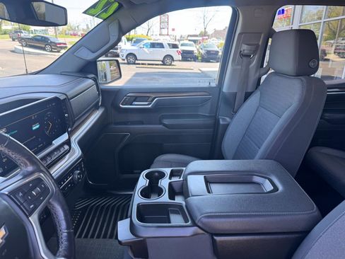 Used 2022 Chevrolet Silverado 1500 LT image 15