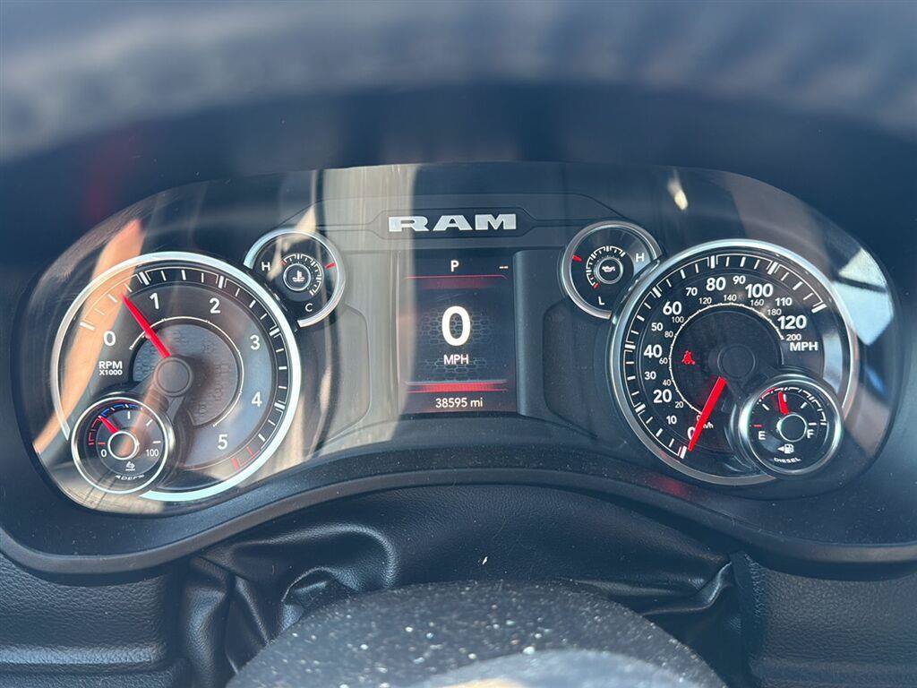 Used 2023 RAM 1500 Big Horn AWD/4WD image 3