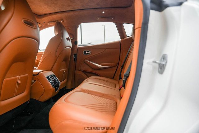 Used 2021 Aston Martin DBX AWD/4WD image 40