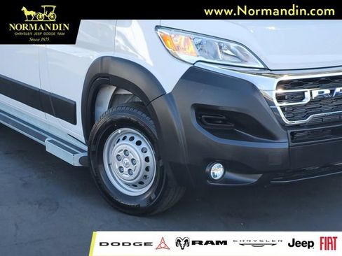 Used 2025 RAM ProMaster 2500 w/ U-Haul Equipment Group FWD image 3