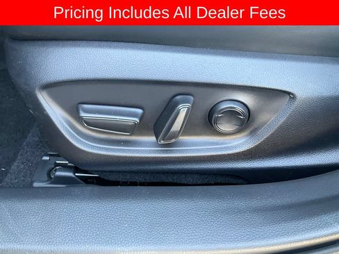 Used 2025 Toyota Prius Plug-In Hybrid FWD image 6