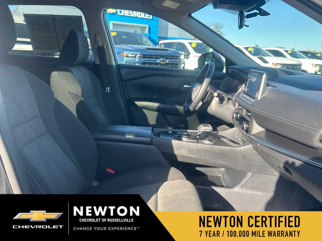 Used 2025 Nissan Rogue SV FWD image 20