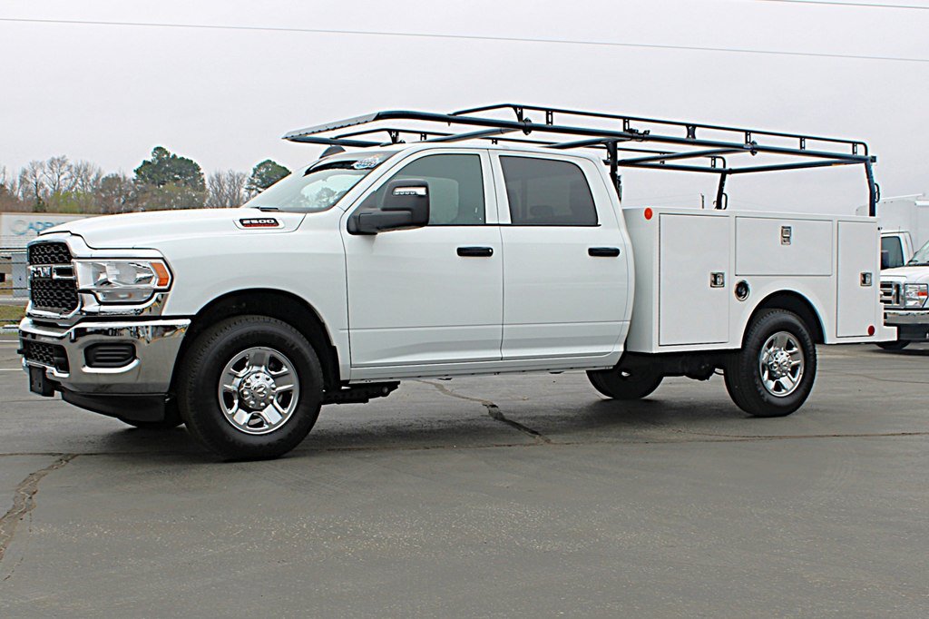 Used 2024 RAM 2500 Tradesman w/ Chrome Appearance Group RWD image 3