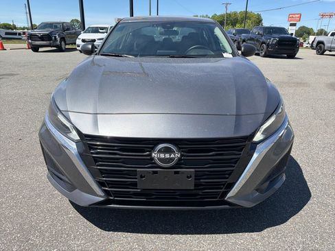 Used 2025 Nissan Altima 2.5 SV FWD image 10