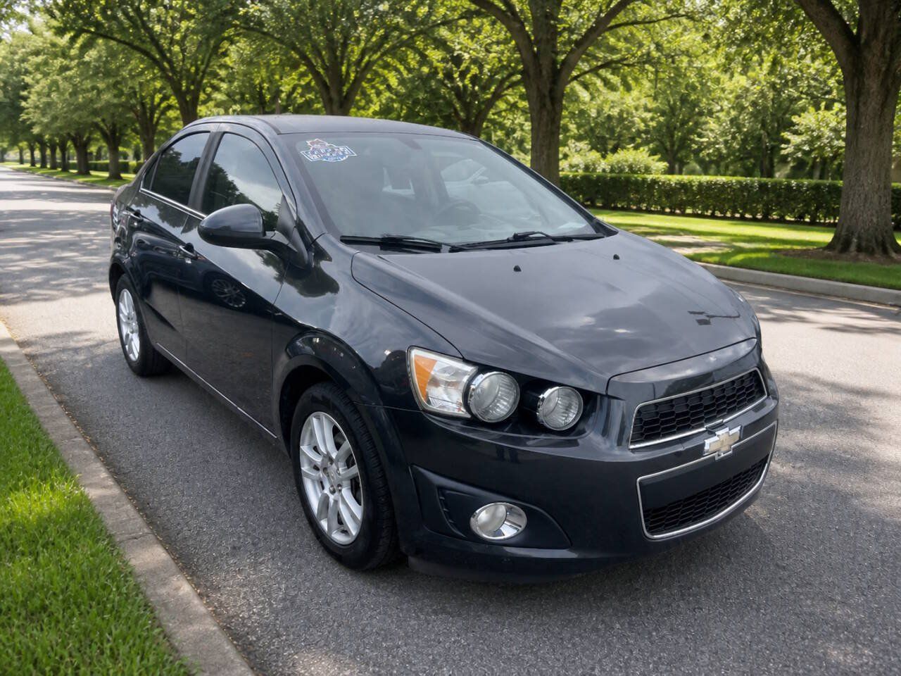 Used 2015 Chevrolet Sonic LT w/ Wheels and Fog Lamp Package FWD image 1