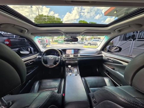 Used 2014 Lexus LS 460 w/ Comfort Package RWD image 9