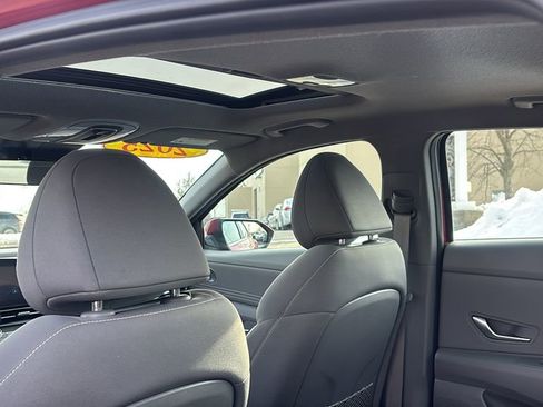 Used 2025 Hyundai Elantra SEL image 32