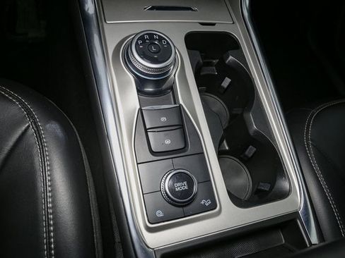 Used 2022 Ford Explorer XLT w/ Equipment Group 202A image 30