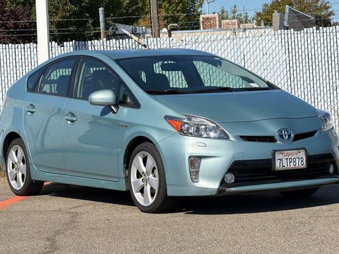 Used 2015 Toyota Prius Five FWD image 7