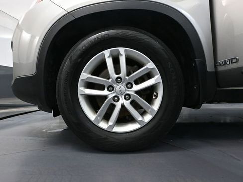 Used 2015 Kia Sorento LX image 16