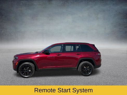 Used 2025 Jeep Grand Cherokee Altitude image 13