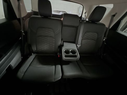 Used 2024 Nissan Pathfinder SV FWD image 33