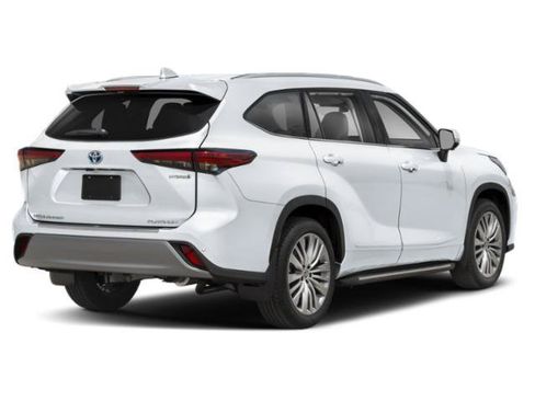 New 2026 Toyota Highlander Platinum AWD/4WD image 2