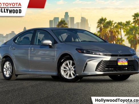 Certified 2025 Toyota Camry LE image 1
