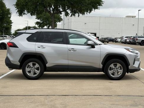 Used 2025 Toyota RAV4 XLE FWD image 3