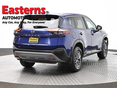 Used 2023 Nissan Rogue S AWD/4WD image 5