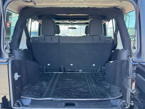 Used 2017 Jeep Wrangler Unlimited Sport w/ Connectivity Group image 18