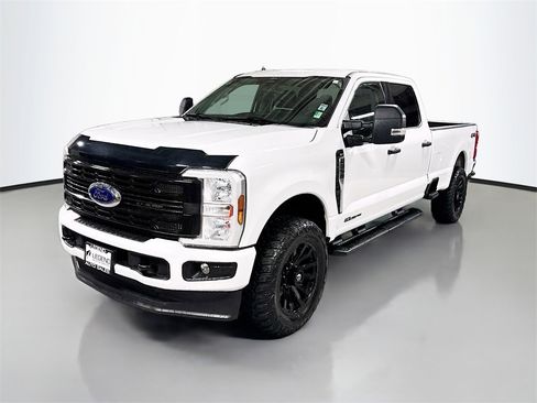Used 2024 Ford F350 XLT image 1
