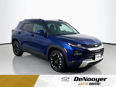 Used 2022 Chevrolet TrailBlazer LT image 1