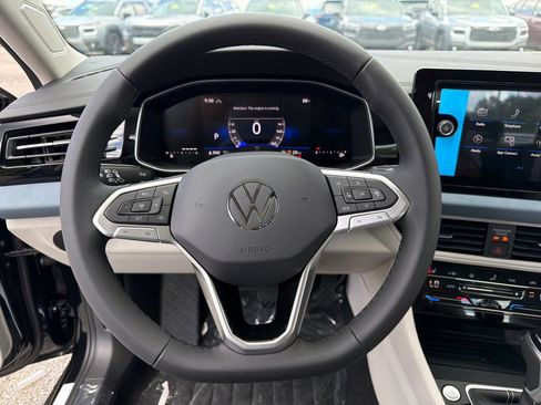 New 2026 Volkswagen Jetta SE FWD image 28