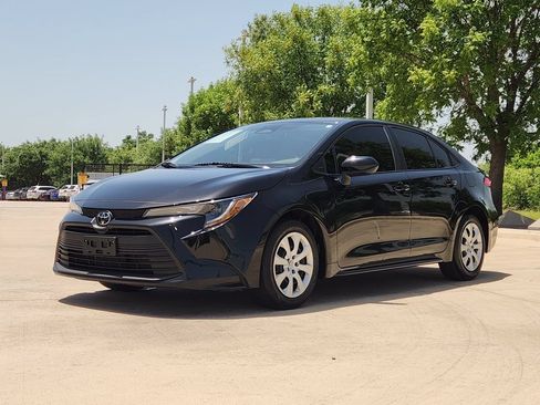 Used 2024 Toyota Corolla LE FWD image 3