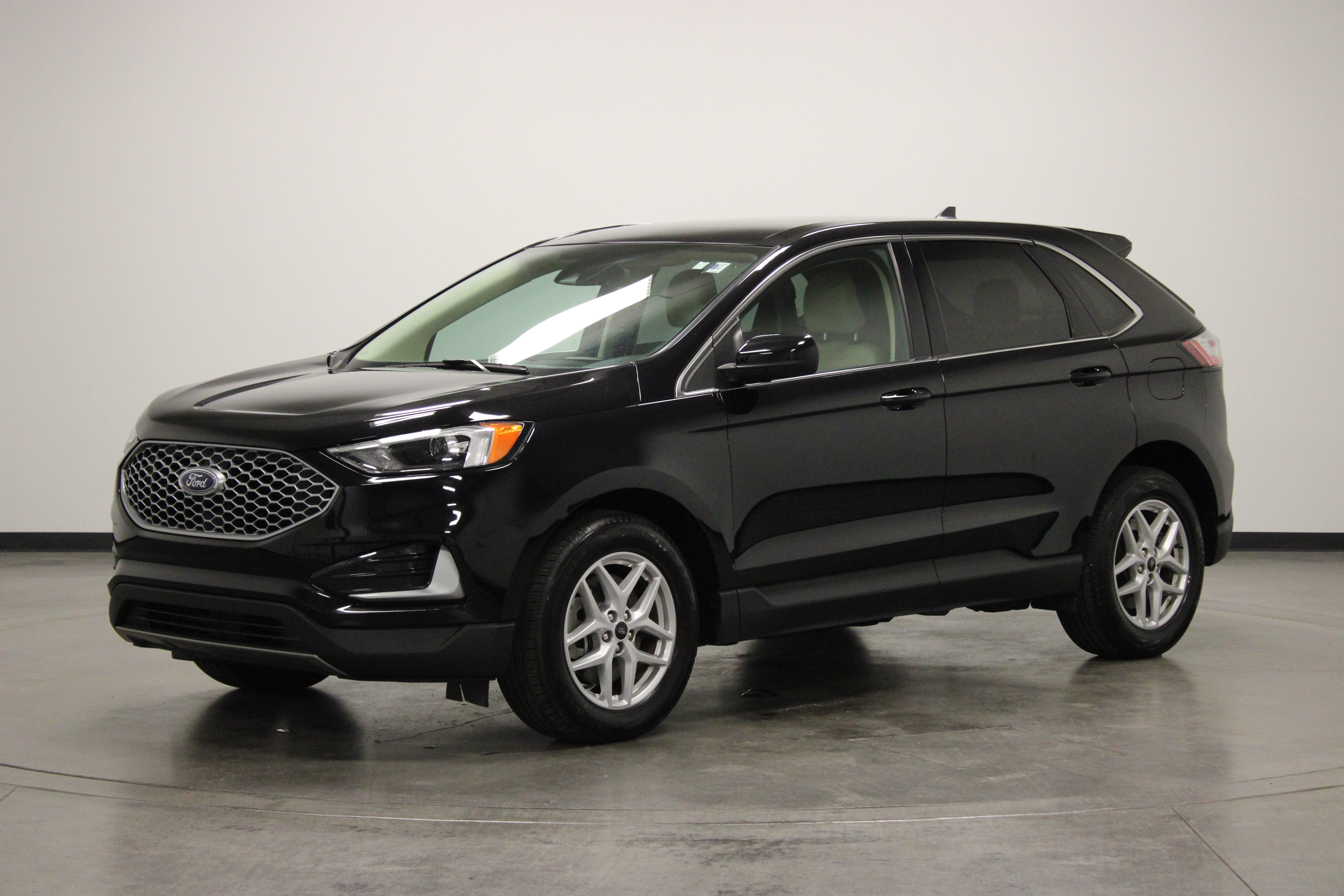 Used 2024 Ford Edge SEL AWD/4WD image 4