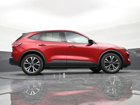 Used 2021 Ford Escape SE w/ SE Sport Appearance Package image 25