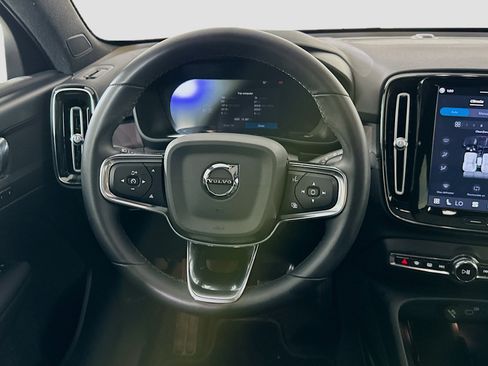 Used 2023 Volvo C40 Recharge Core AWD/4WD image 17