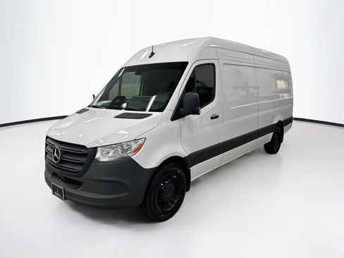 Used 2026 Mercedes-Benz Sprinter 2500 image 3