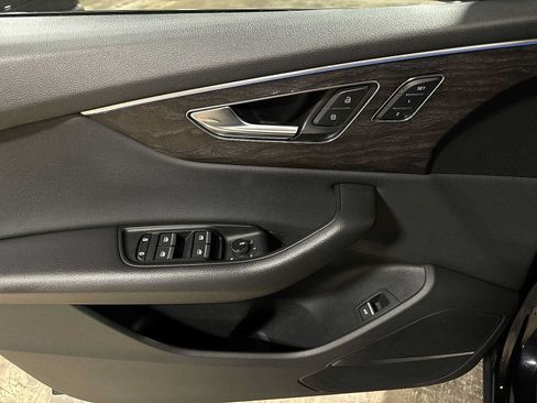 Used 2020 Audi Q8 Premium Plus w/ Premium Plus Package AWD/4WD image 23