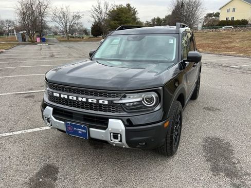 Used 2025 Ford Bronco Sport Badlands image 4