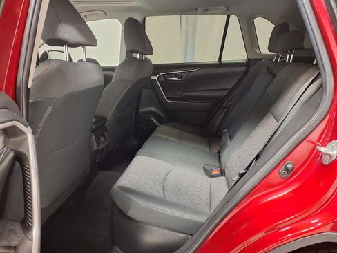 Used 2021 Toyota RAV4 XLE w/ Convenience Package image 27