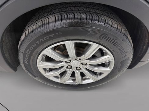 Certified 2022 Cadillac XT4 Premium Luxury w/ Enhanced Visibility Package image 10