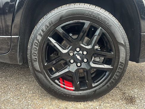 Used 2019 Chevrolet Traverse Premier w/ Redline Edition FWD image 2