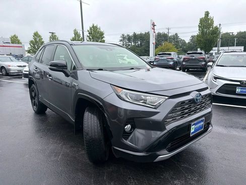 Used 2020 Toyota RAV4 XSE AWD/4WD image 3