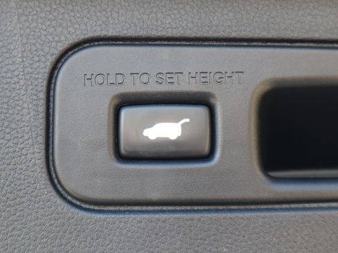 Used 2025 Honda Pilot EX-L image 32