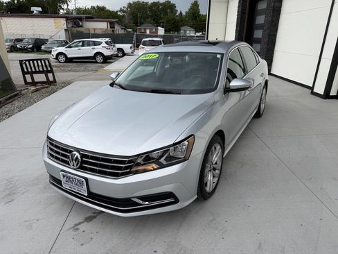 Used 2017 Volkswagen Passat 1.8T SE FWD image 3