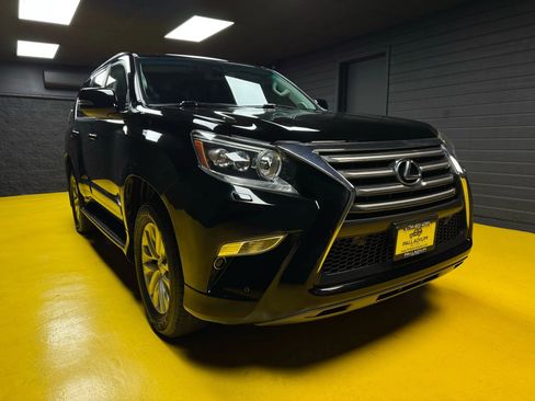 Used 2014 Lexus GX 460 image 3