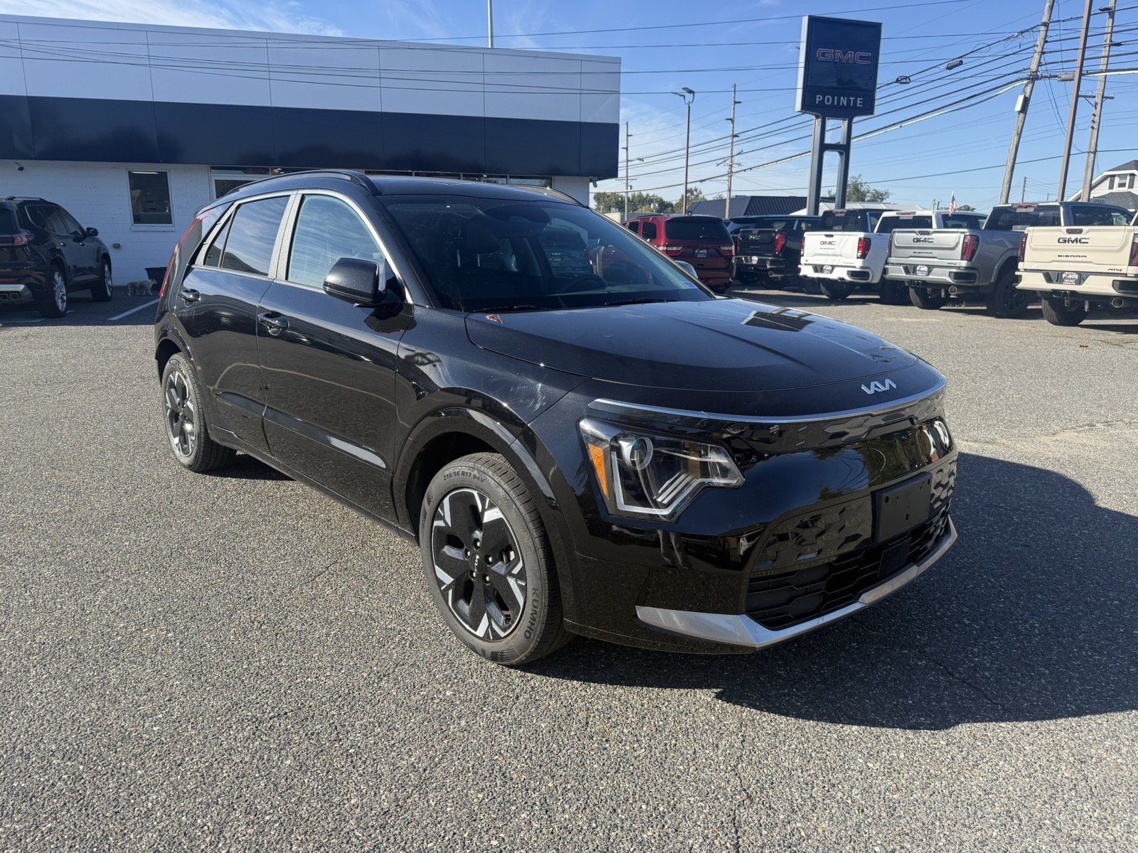 Used 2024 Kia Niro Wind w/ Wind Preserve Package FWD image 1