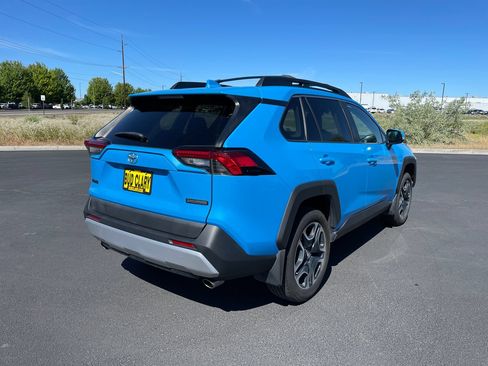 Used 2019 Toyota RAV4 Adventure w/ Cold Weather Package AWD/4WD image 3