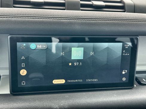 Used 2021 Land Rover Defender 110 X-Dynamic SE image 18