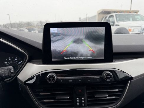 Used 2022 Ford Escape SE w/ SE Sport Appearance Package image 12