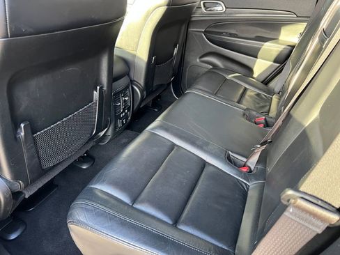 Used 2019 Jeep Grand Cherokee Limited image 11