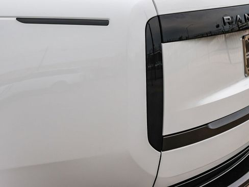 New 2026 Land Rover Range Rover SE image 11