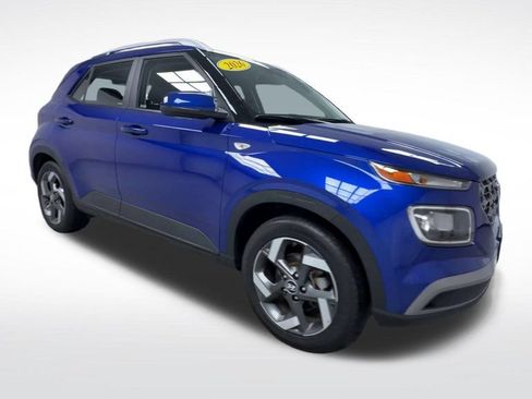 Used 2026 Hyundai Venue SEL FWD image 2